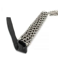 Mail & Female Ridderzweep | Flogger Met Kettingen