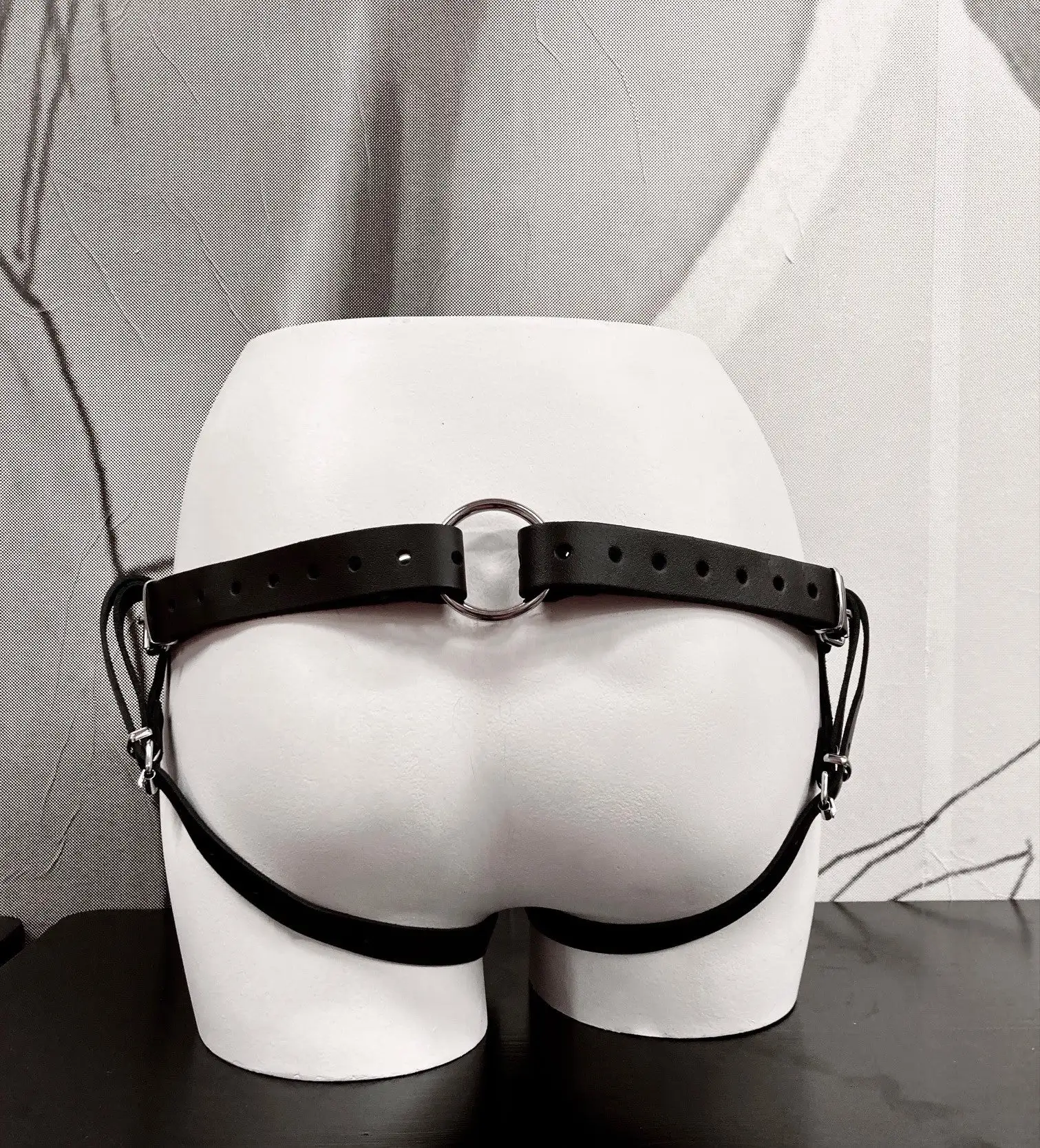 King Kink Stevige Voorbindgordel Van Leer | Dildogordel 4 King Kink Stevige Voorbindgordel Van Leer | Dildogordel - Afbeelding 2