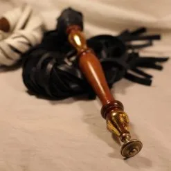 Ramzart Wild Weirdo | Navy Flogger Met Luxe Houten Handvat